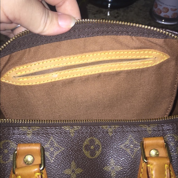 Authentic Louis Vuitton Speedy 30 - Picture 4 of 8